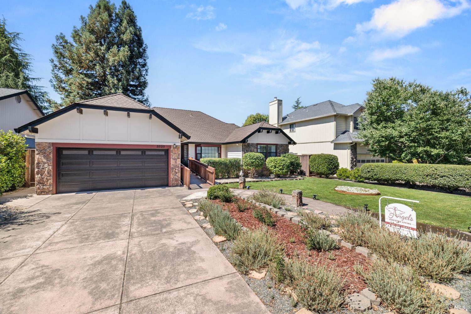 5525 Carriage Lane