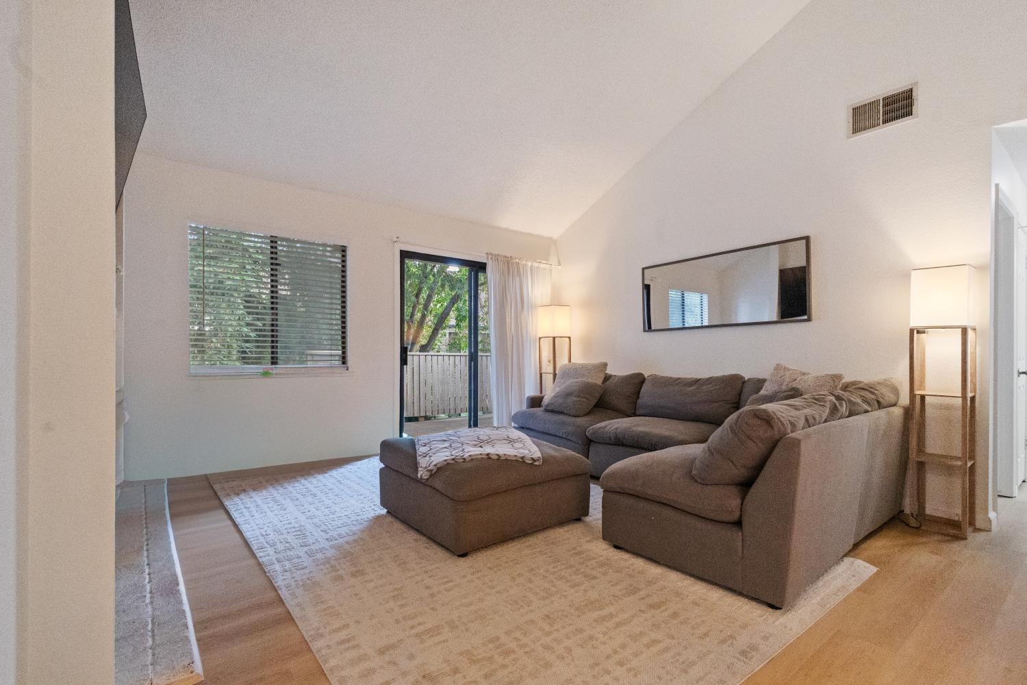 2280 Hurley Way 6