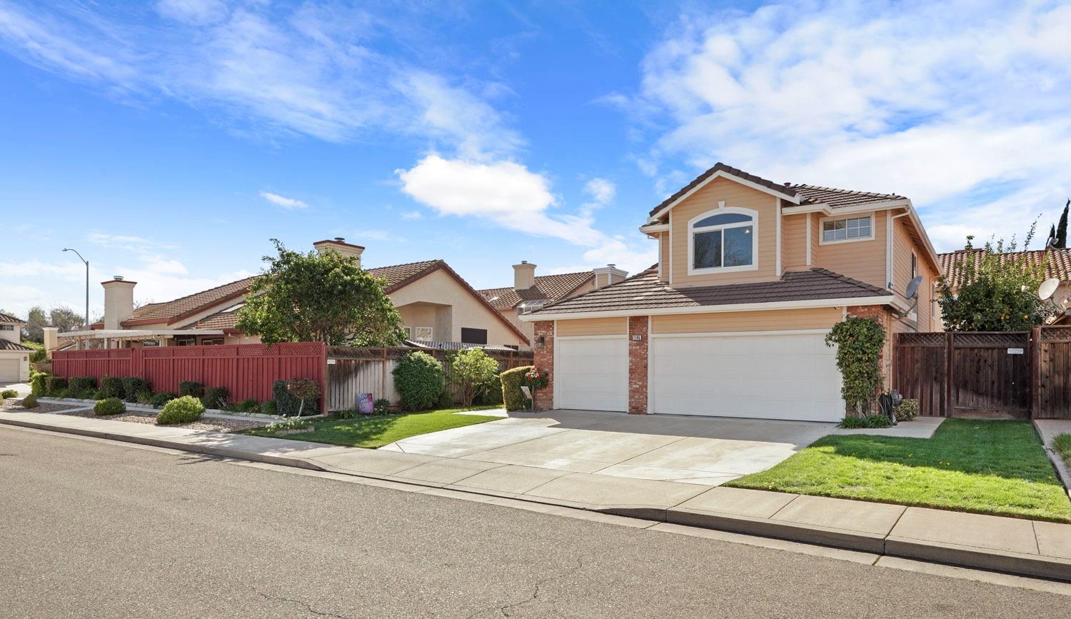 1145 Madera