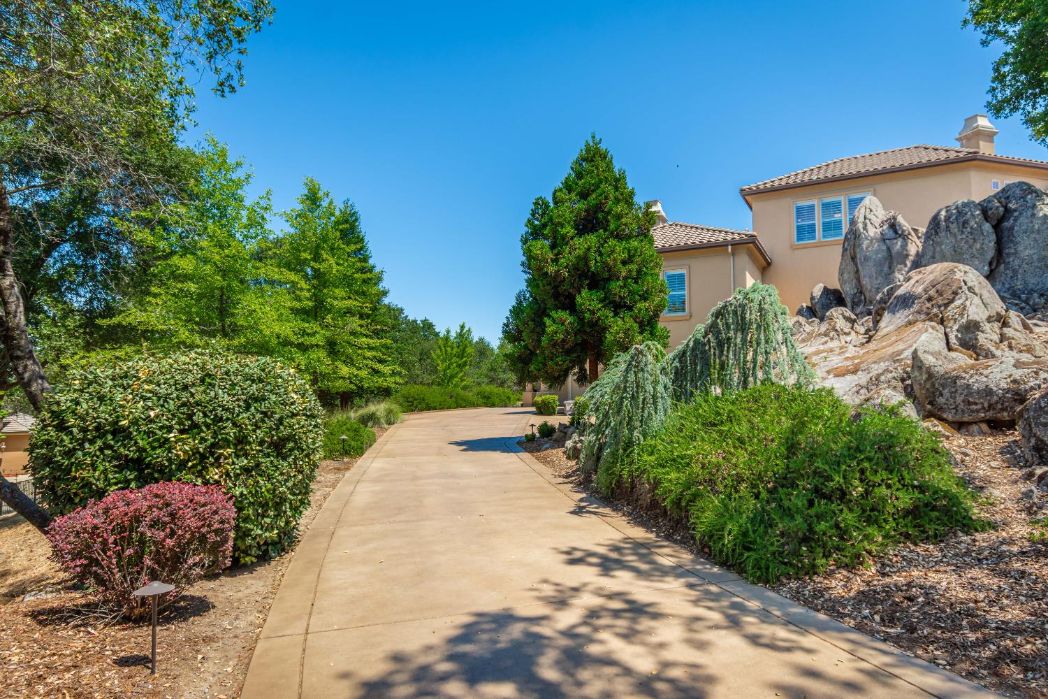9709 Rim Rock Circle