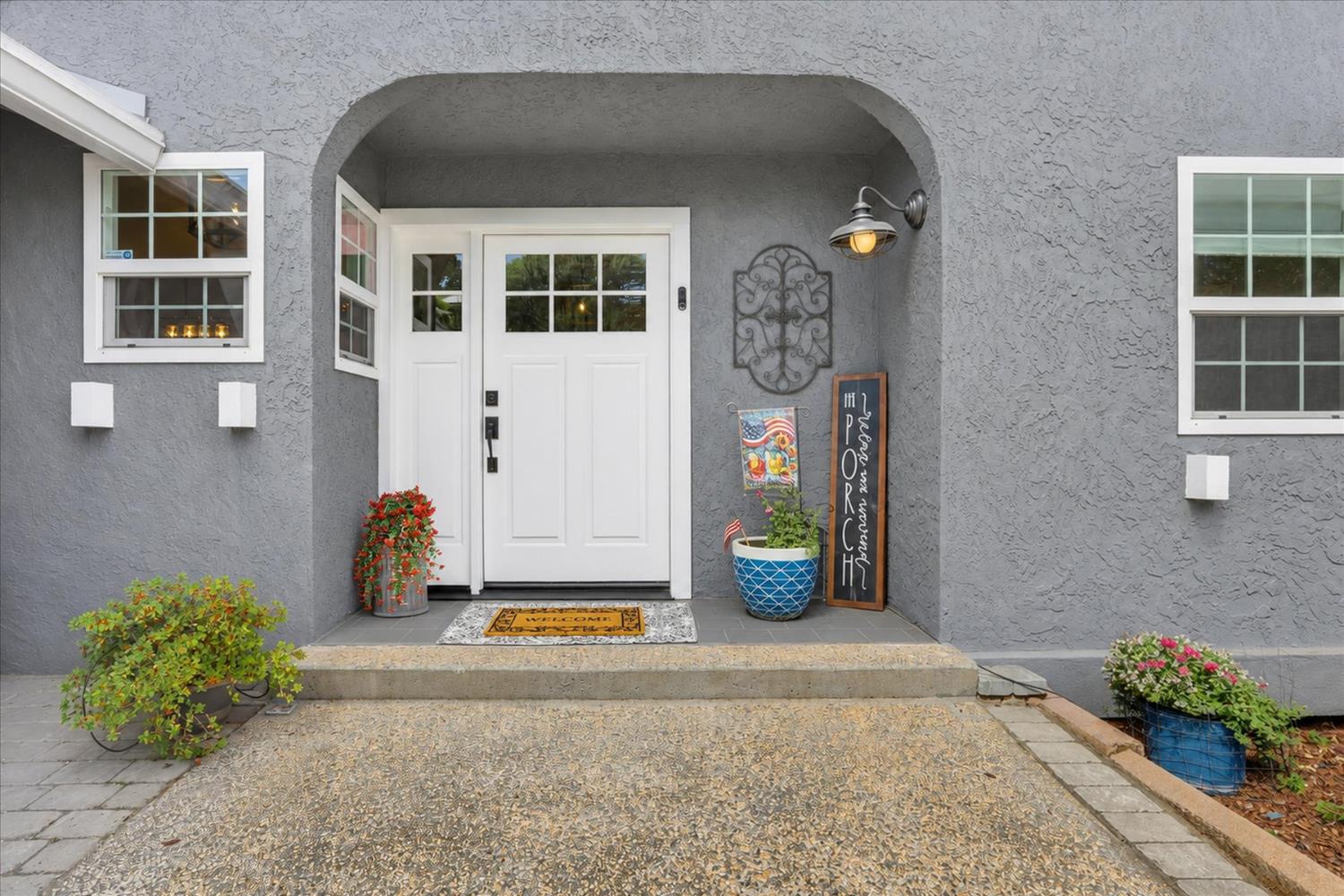 12640 Torrey Pines Drive