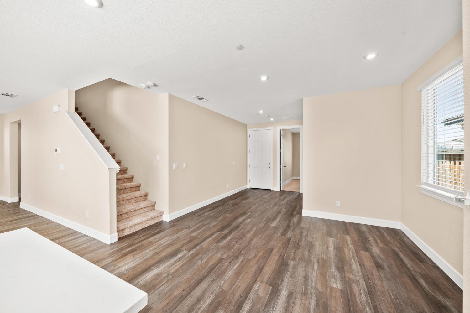15492 Warbler Place