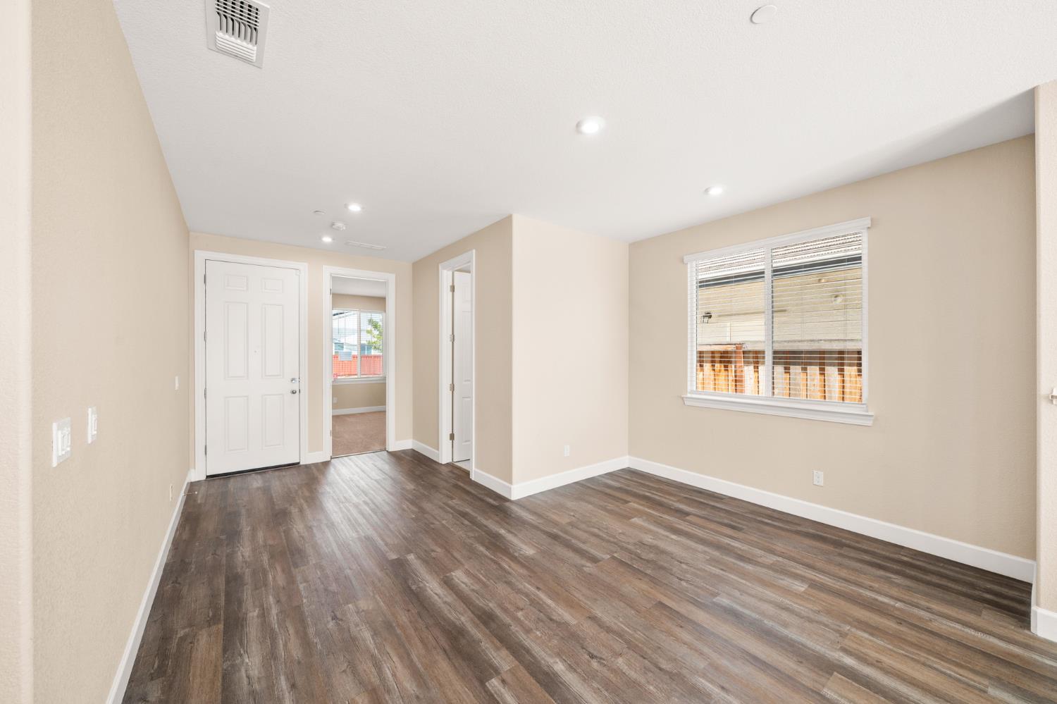 15492 Warbler Place