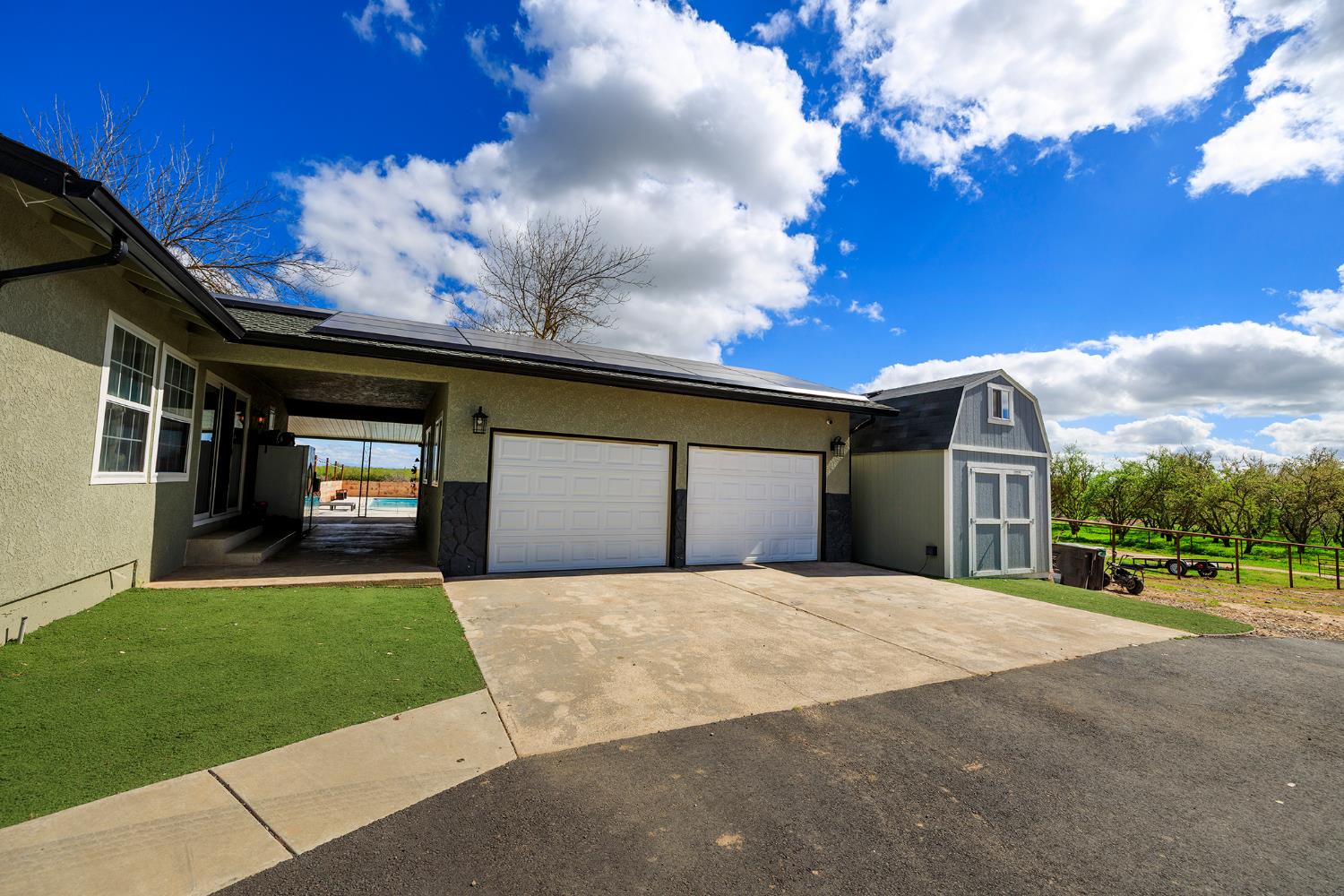 10606 Pioneer Avenue