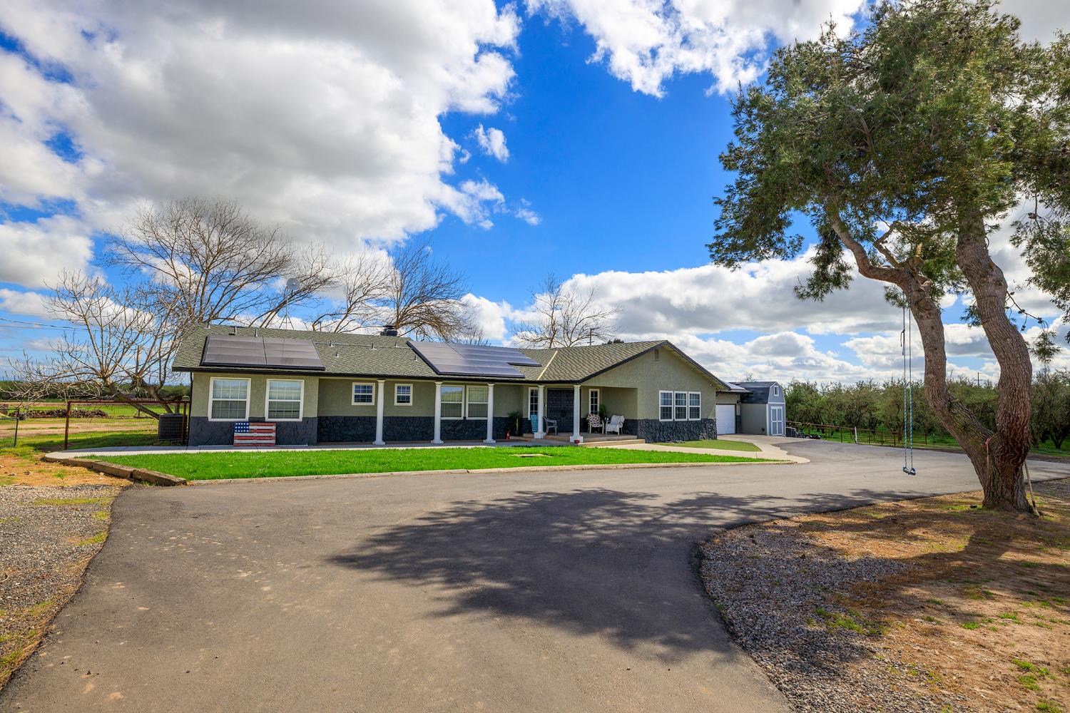 10606 Pioneer Avenue