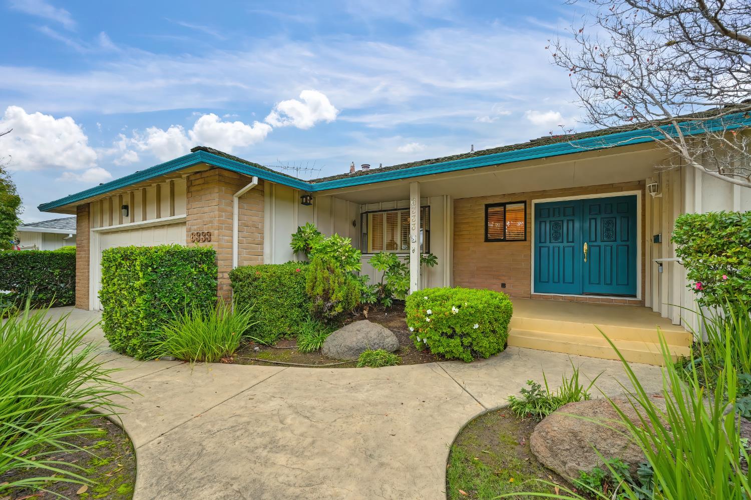 6333 Meadowvista Drive