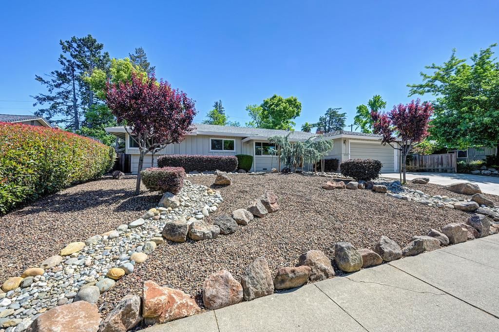 Photo of 5824 Hesper Way, Carmichael, CA 95608 (MLS # 226041947)
