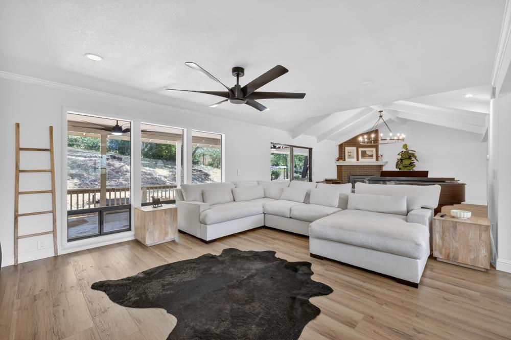 3068 Twin Oaks Road