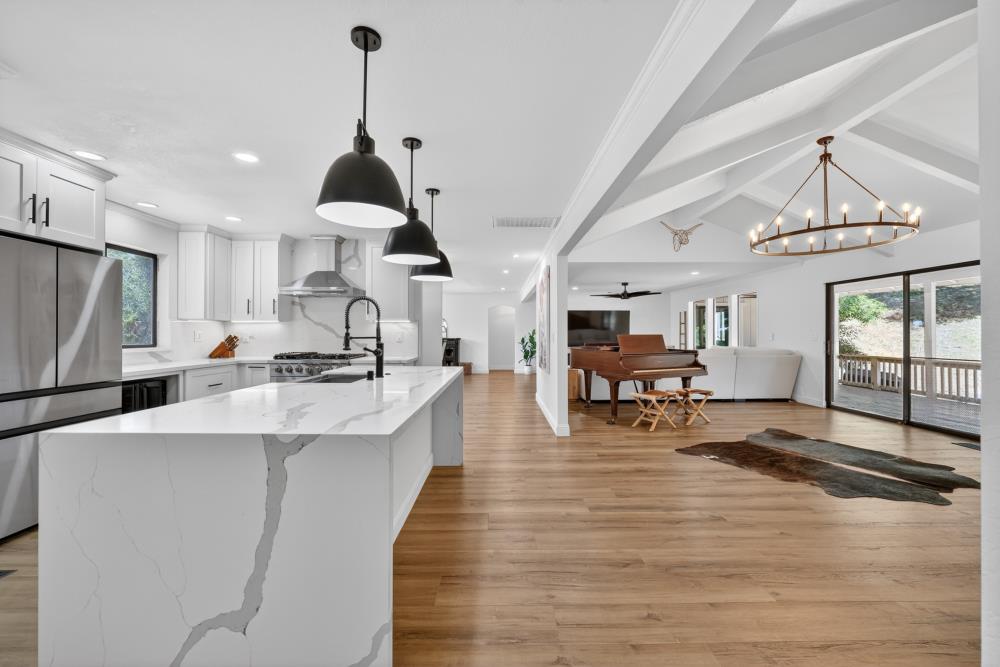 3068 Twin Oaks Road