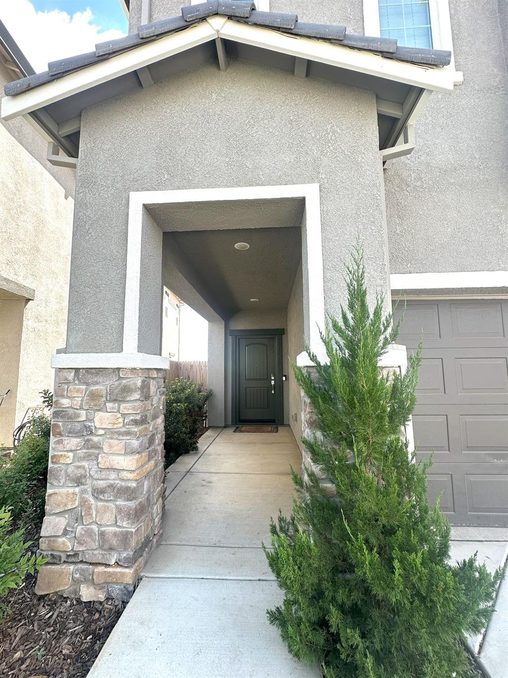Photo of 12150 Alamosa Drive, Rancho Cordova, CA 95742 (MLS # 225119948)