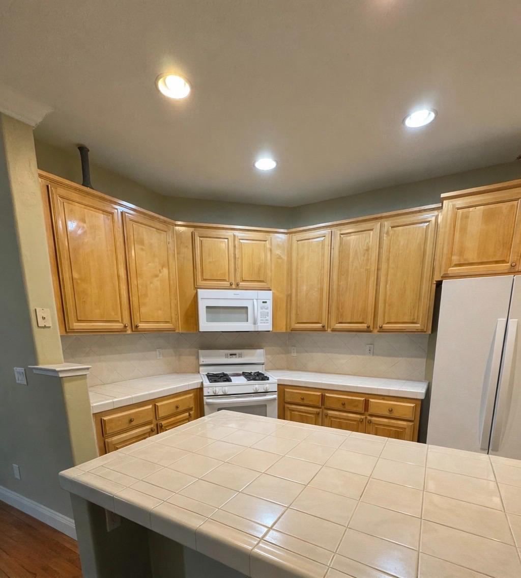 1550 Swallowview Drive