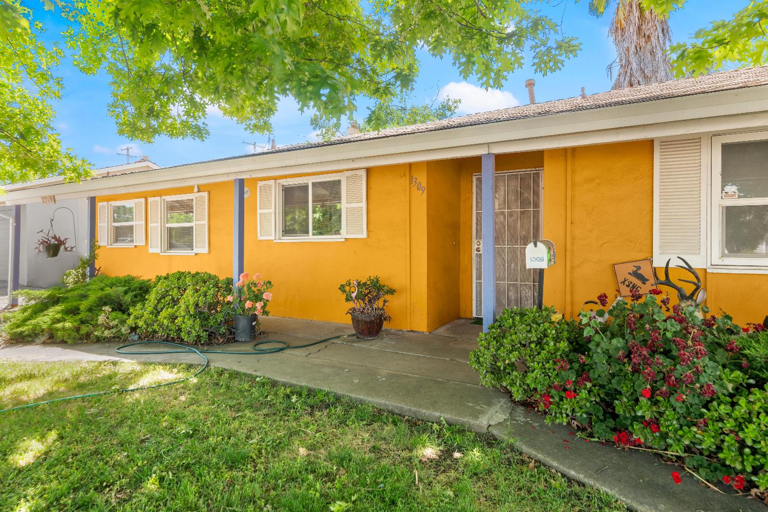 1309 Gladstone Drive