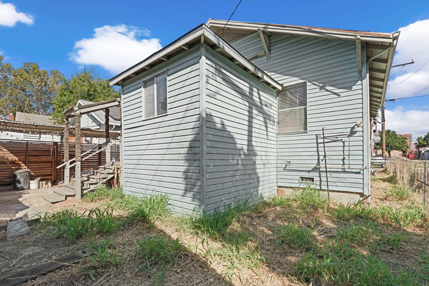 208 3rd Street