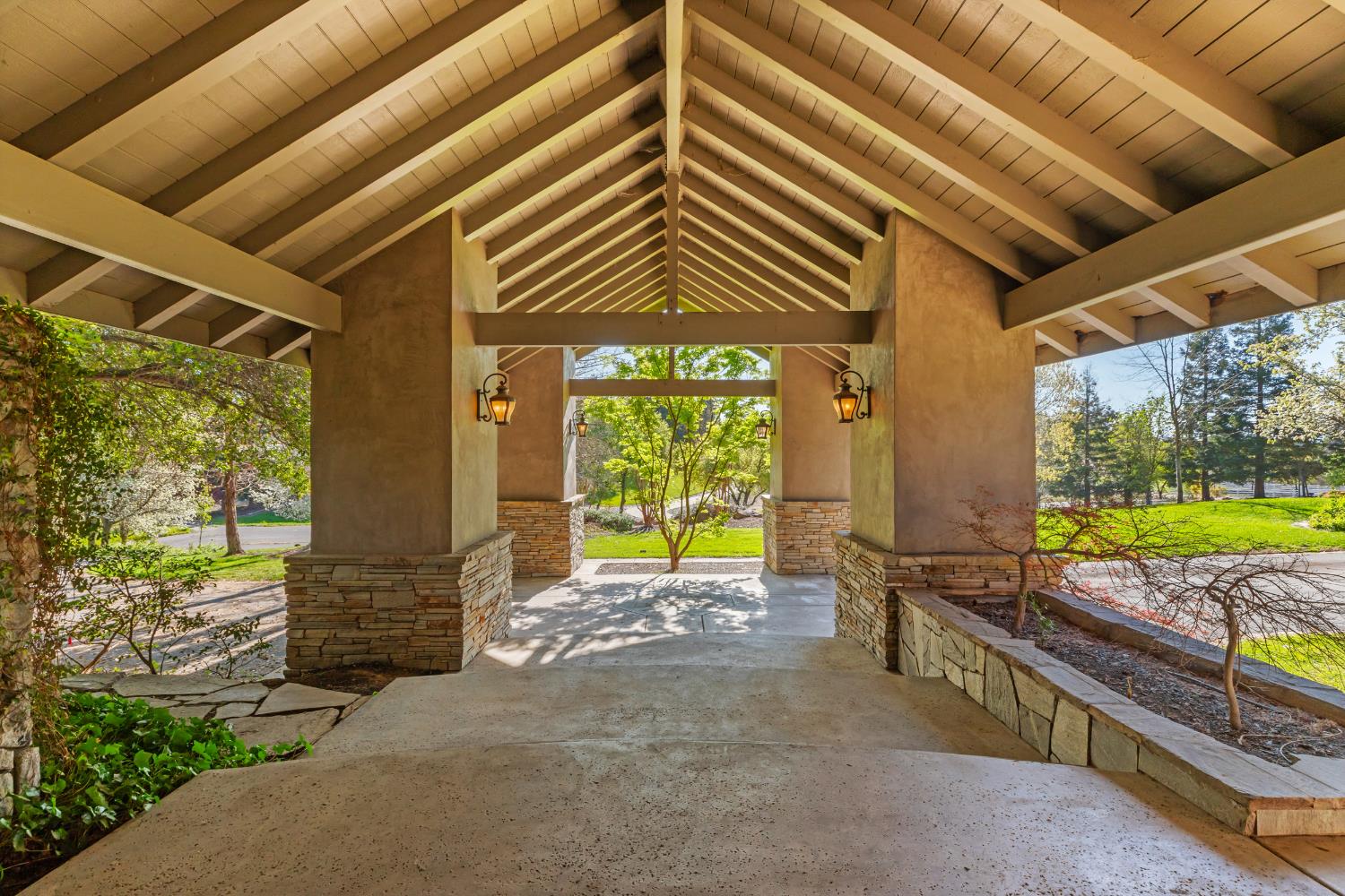 8519 Oak Creek Court