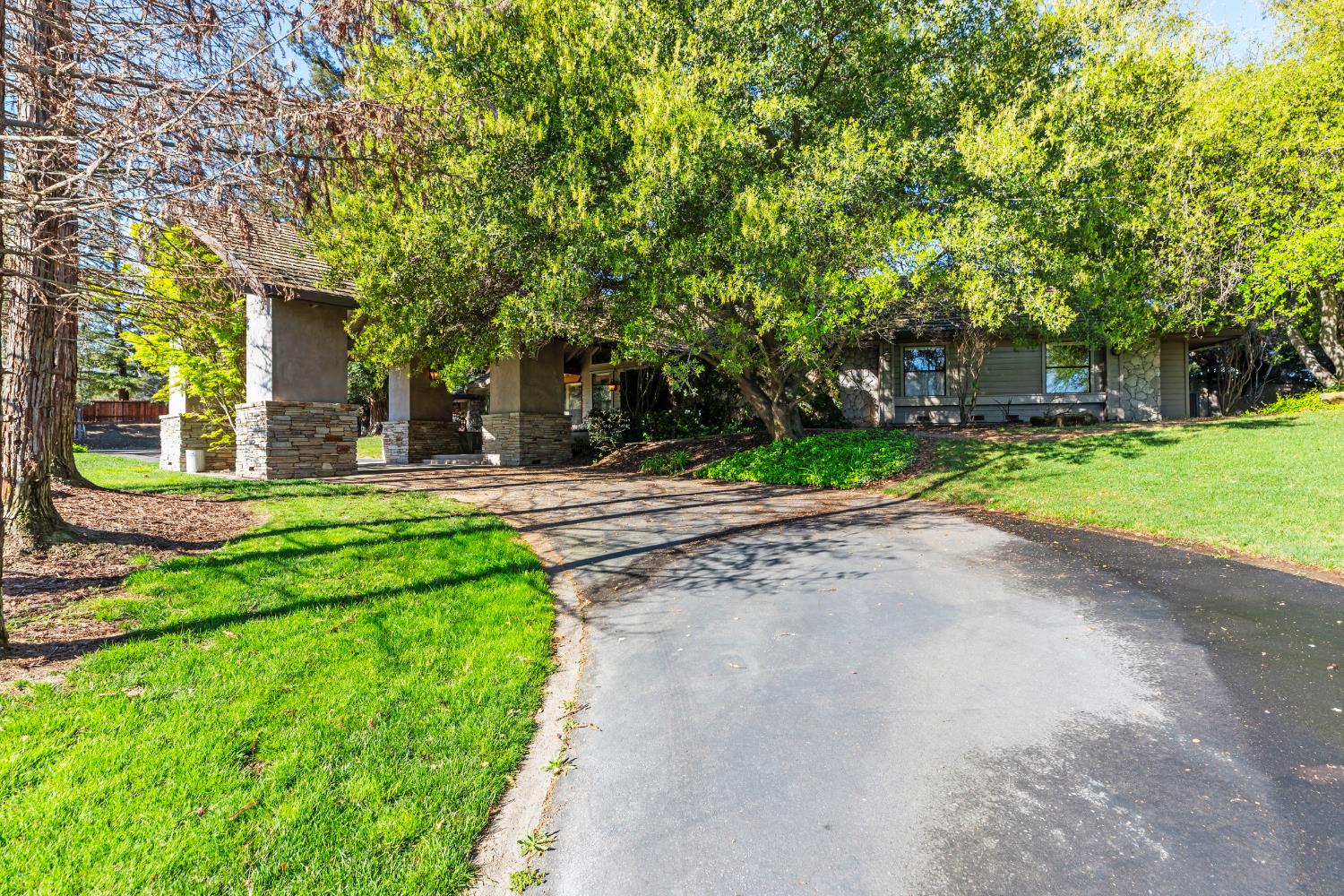 8519 Oak Creek Court