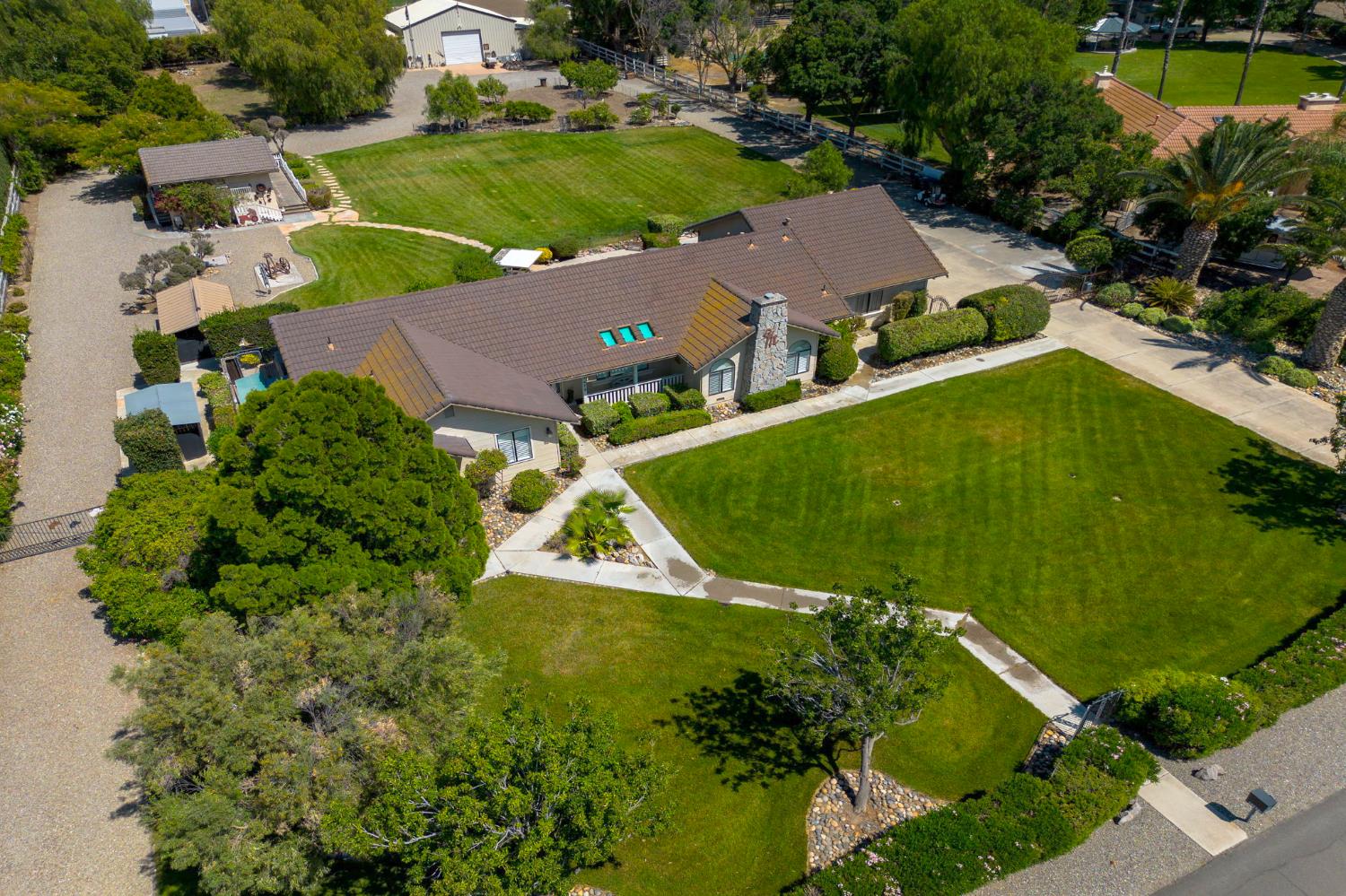 23472 Los Ranchos Drive