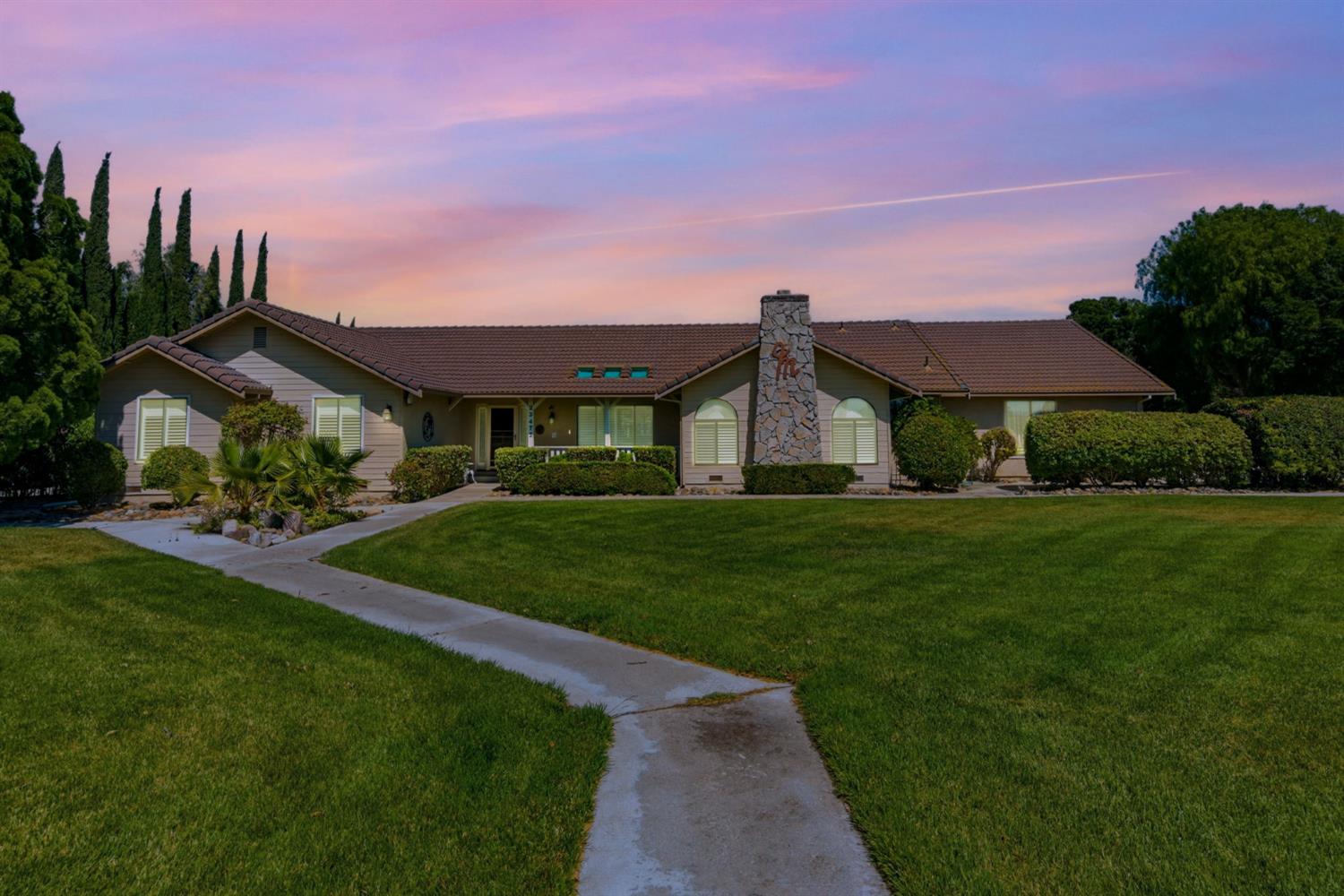 23472 Los Ranchos Drive