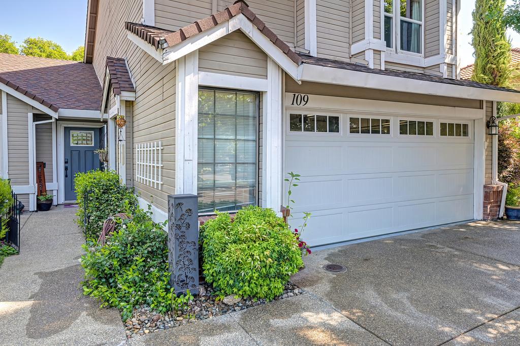 109 Crossing Way