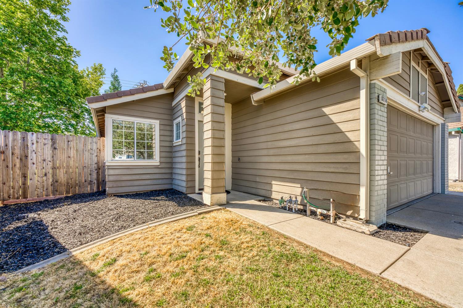 8714 Clear Star Court