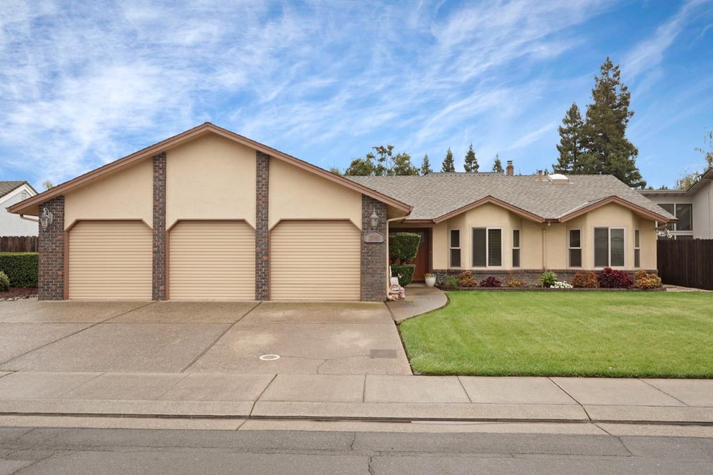 Photo of 18140 Arrigone Way, Linden, CA 95236 (MLS # 225134657)