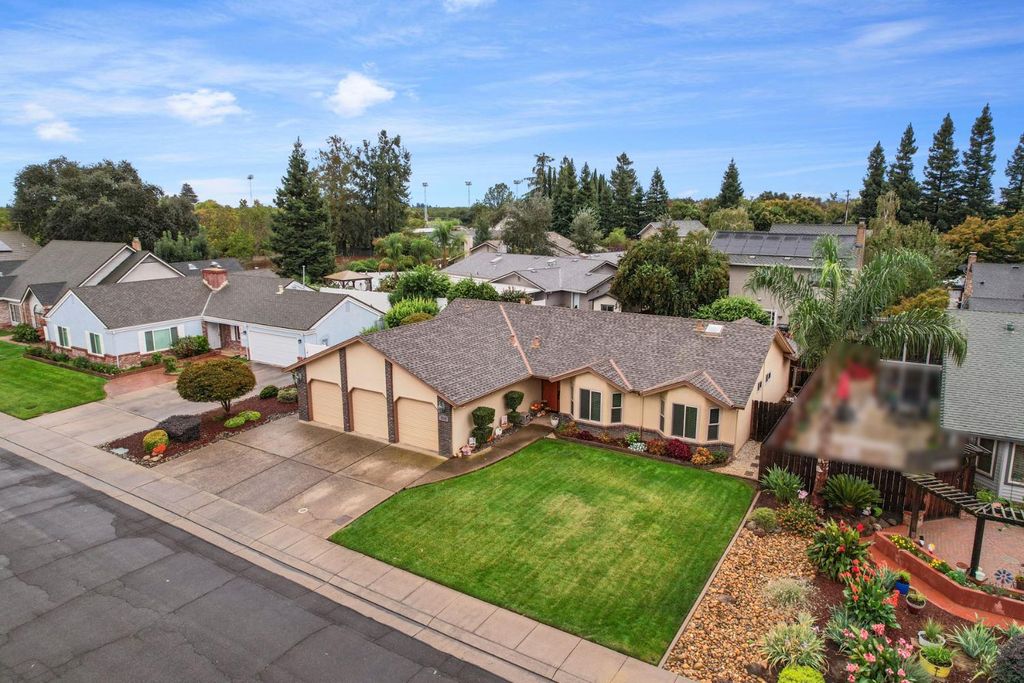 Photo of 18140 Arrigone Way, Linden, CA 95236 (MLS # 225134657)