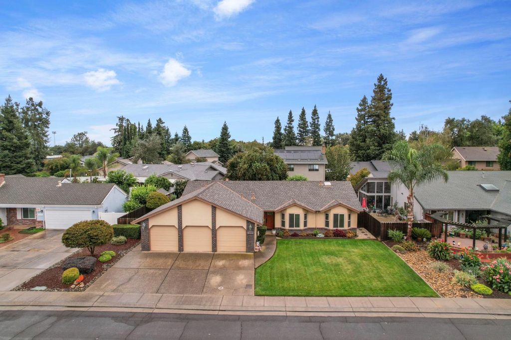 Photo of 18140 Arrigone Way, Linden, CA 95236 (MLS # 225134657)