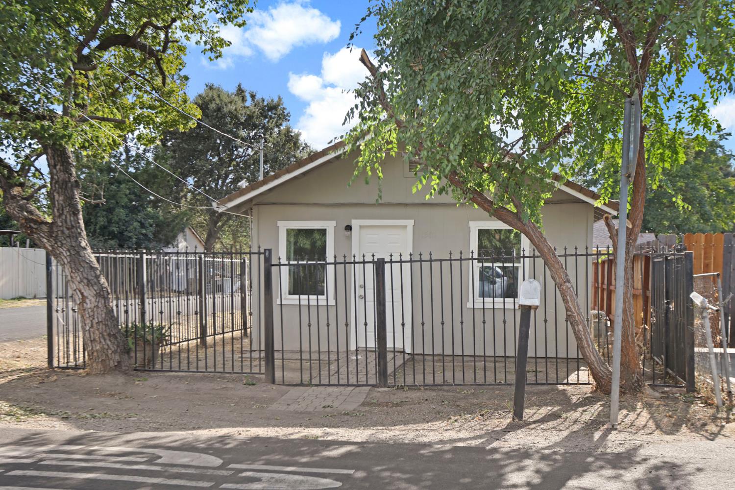 1501 Sierra Lane