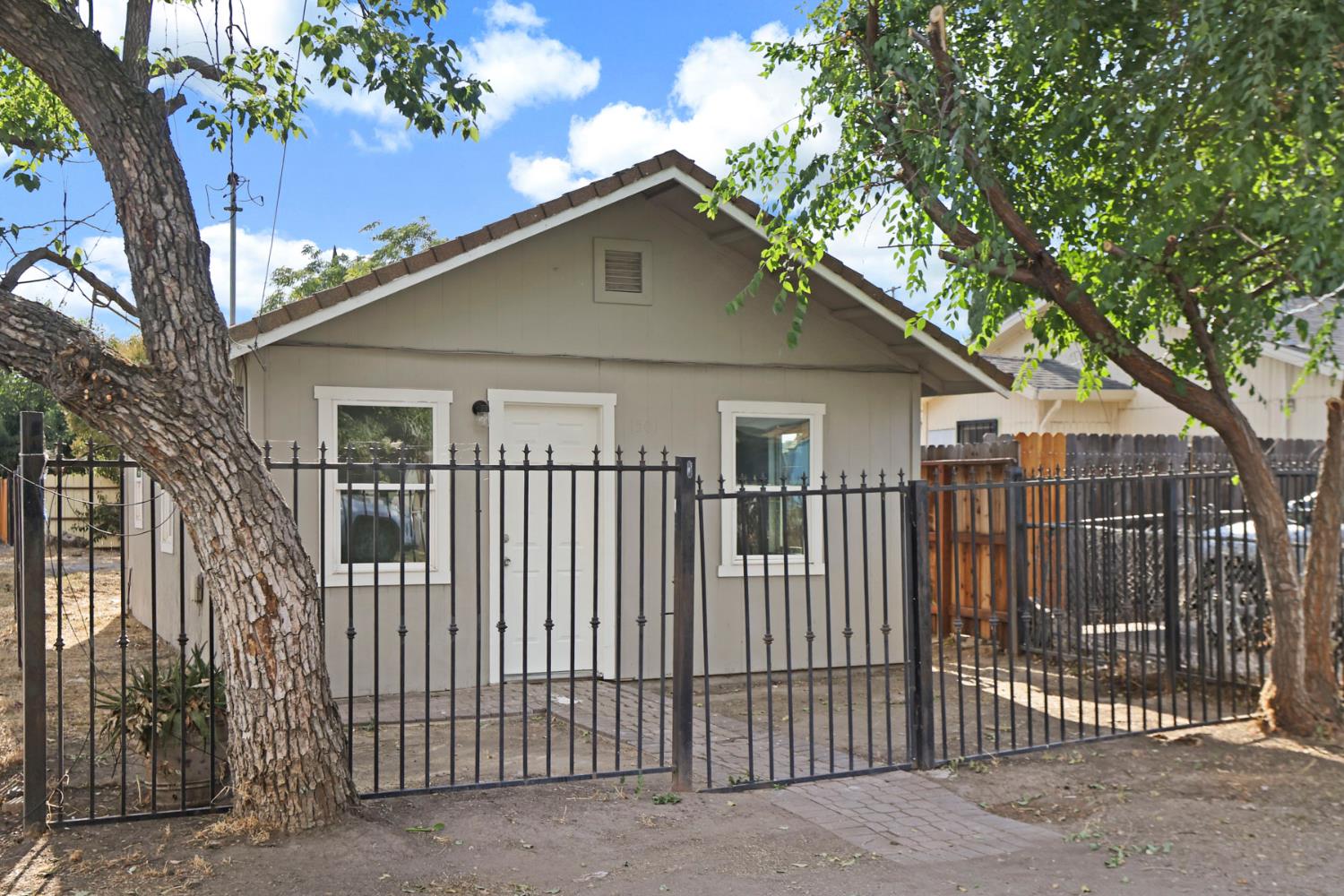 1501 Sierra Lane