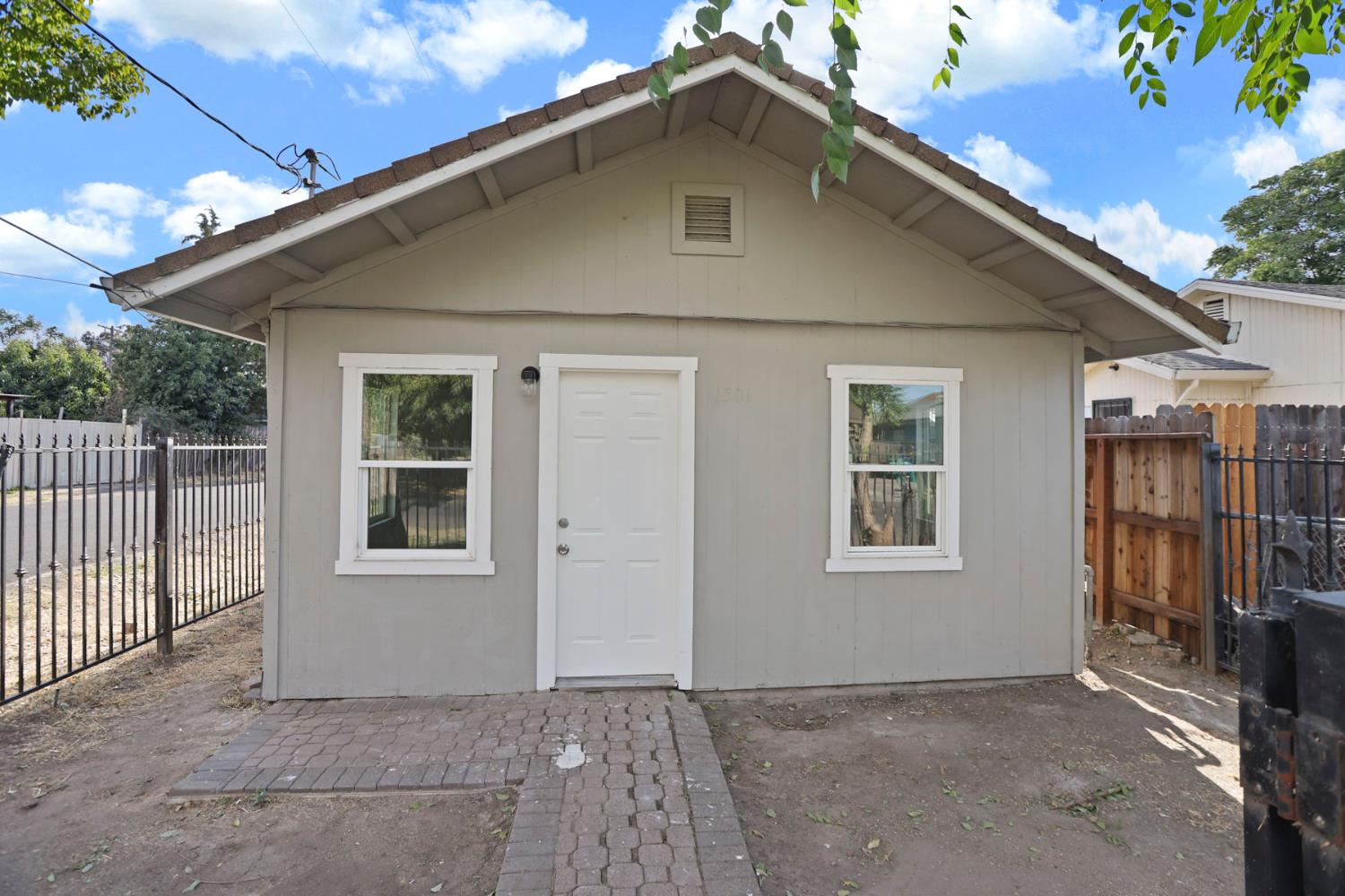 1501 Sierra Lane