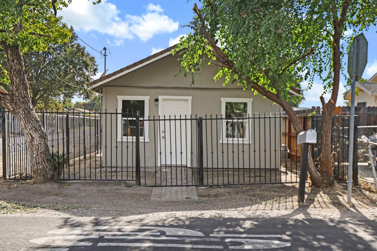1501 Sierra Lane