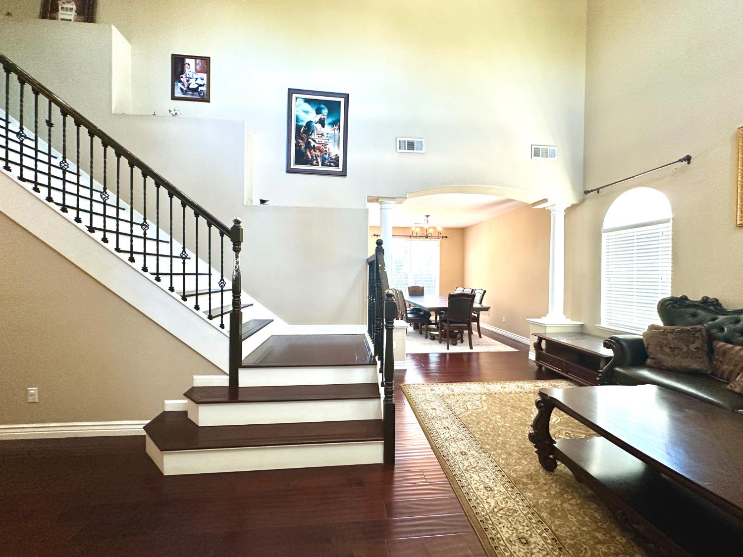2259 Claremont Way