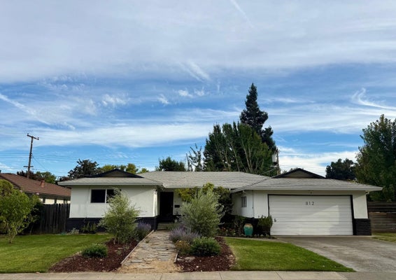 812 SKIPPER CIR, SACRAMENTO, CA 95822 - Image fff00a23044320cf5d10b8f1a447a2e5/1431993071
