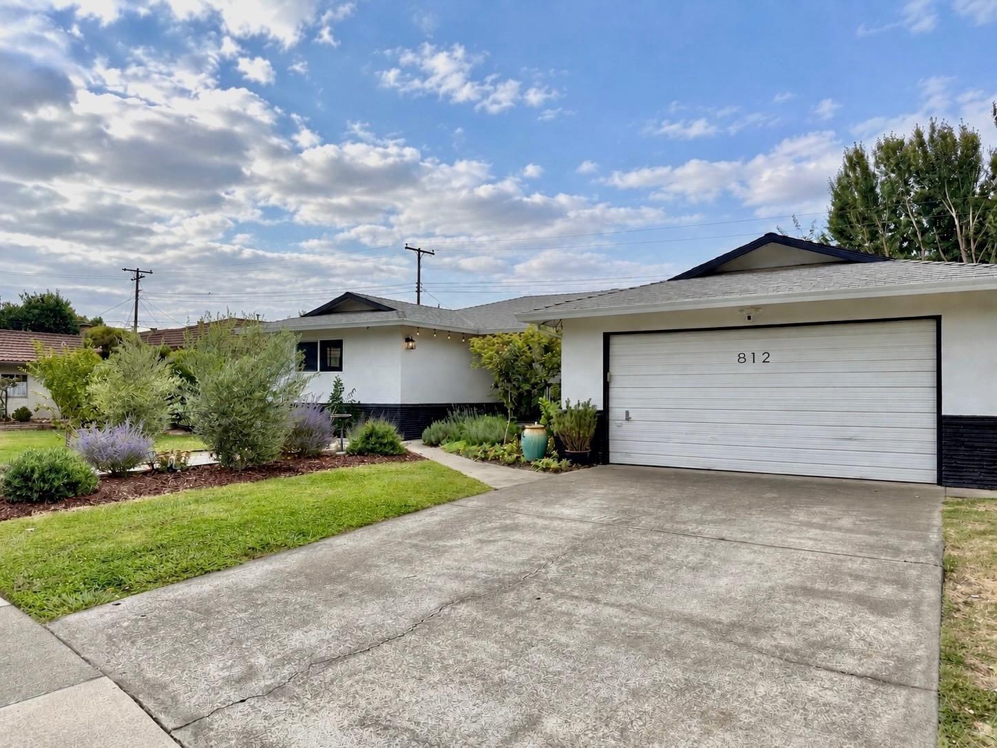 812 Skipper Circle