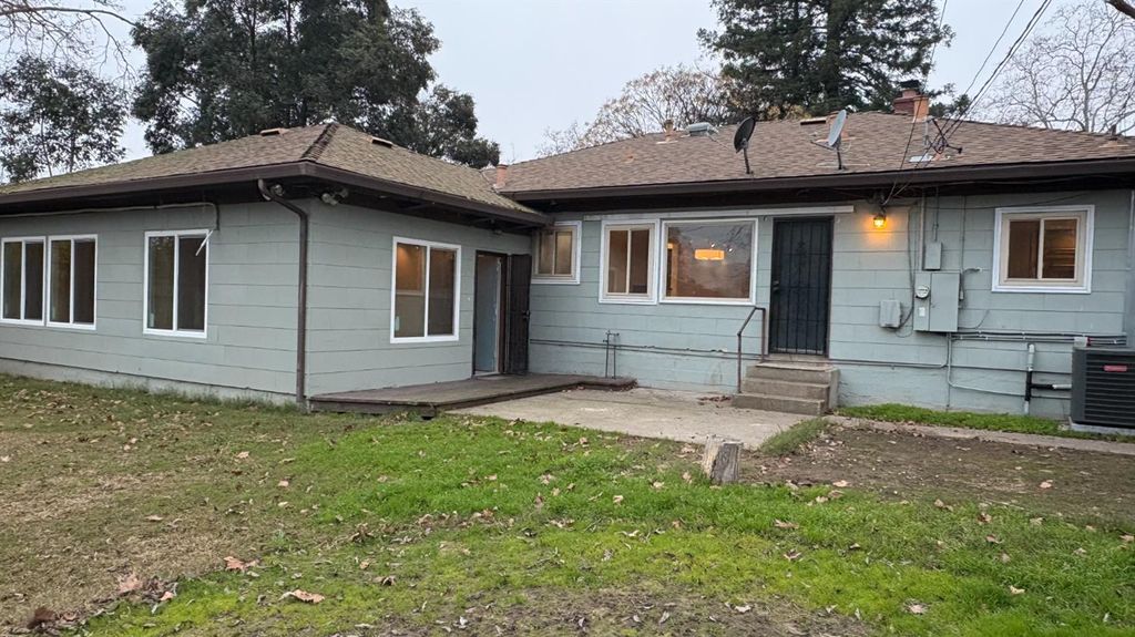 Photo of 2560 Wright Street, Sacramento, CA 95821 (MLS # 226006758)