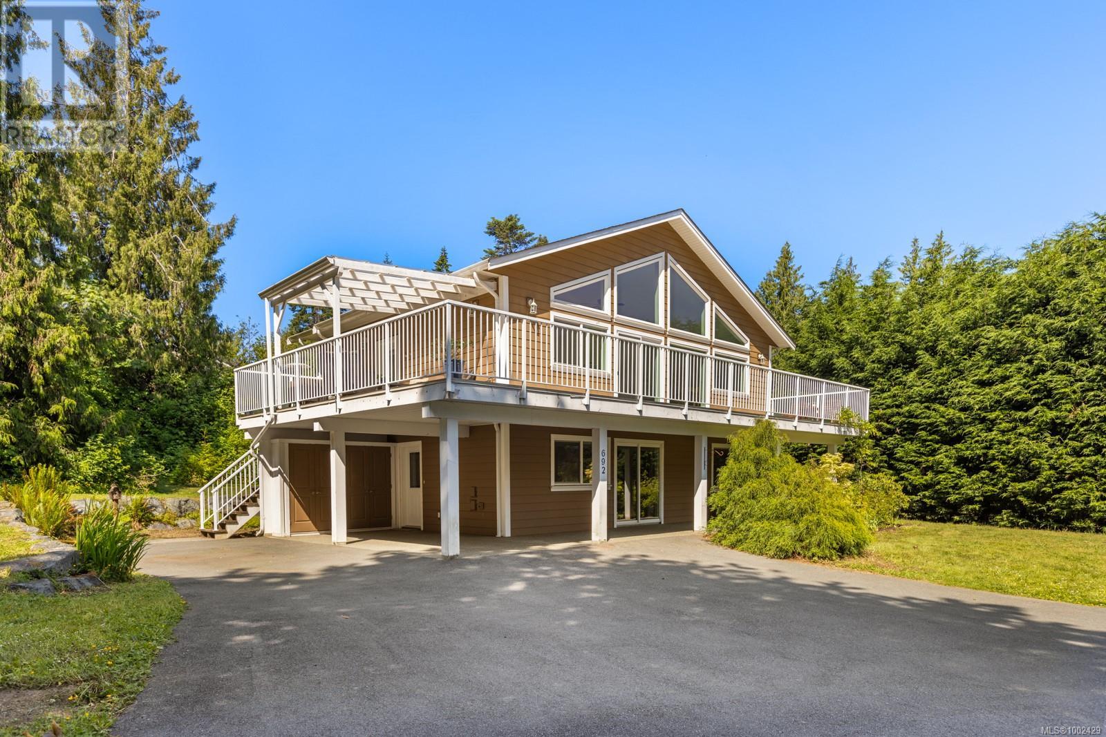 692 Bay Rd