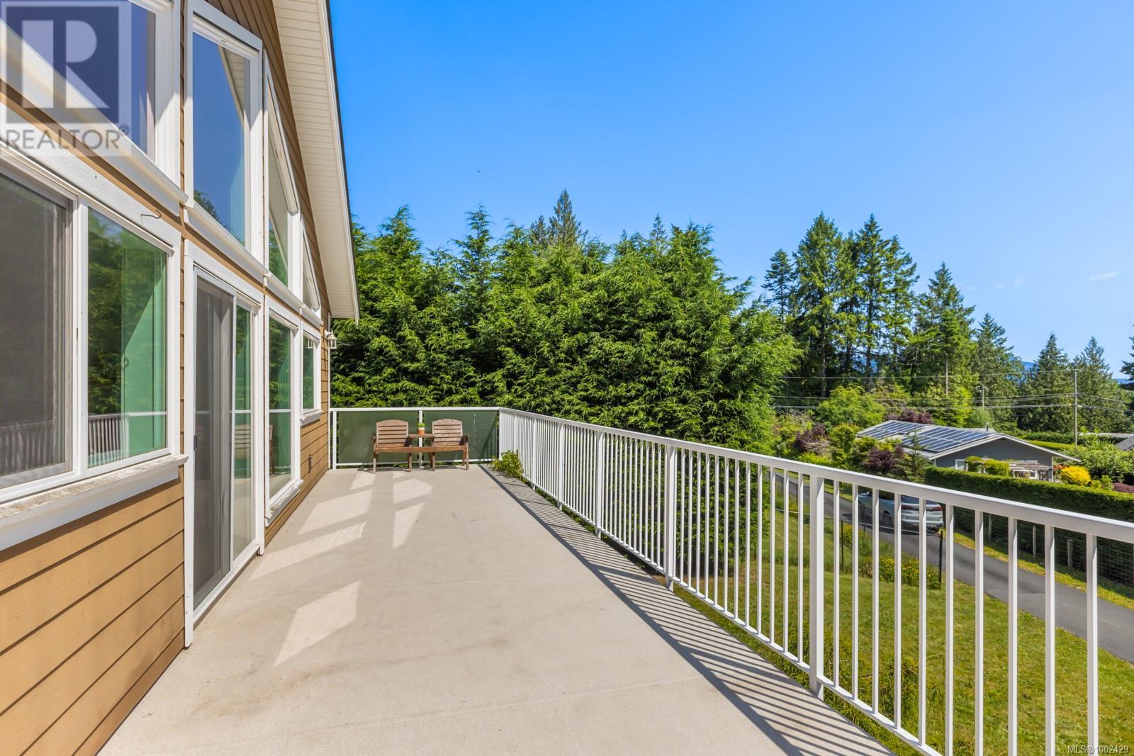 692 Bay Rd