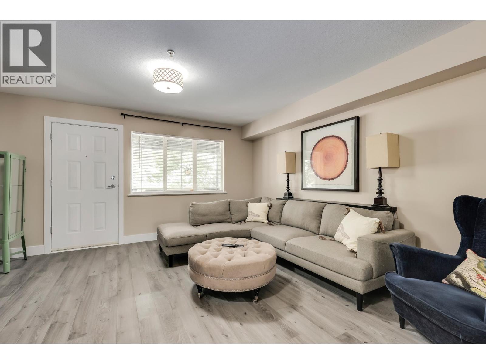 39 1268 RIVERSIDE DRIVE