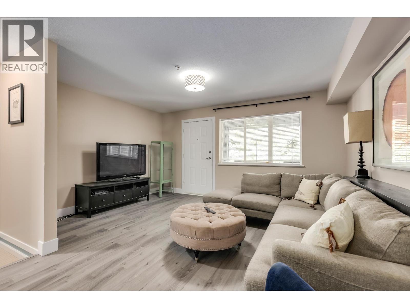 39 1268 RIVERSIDE DRIVE