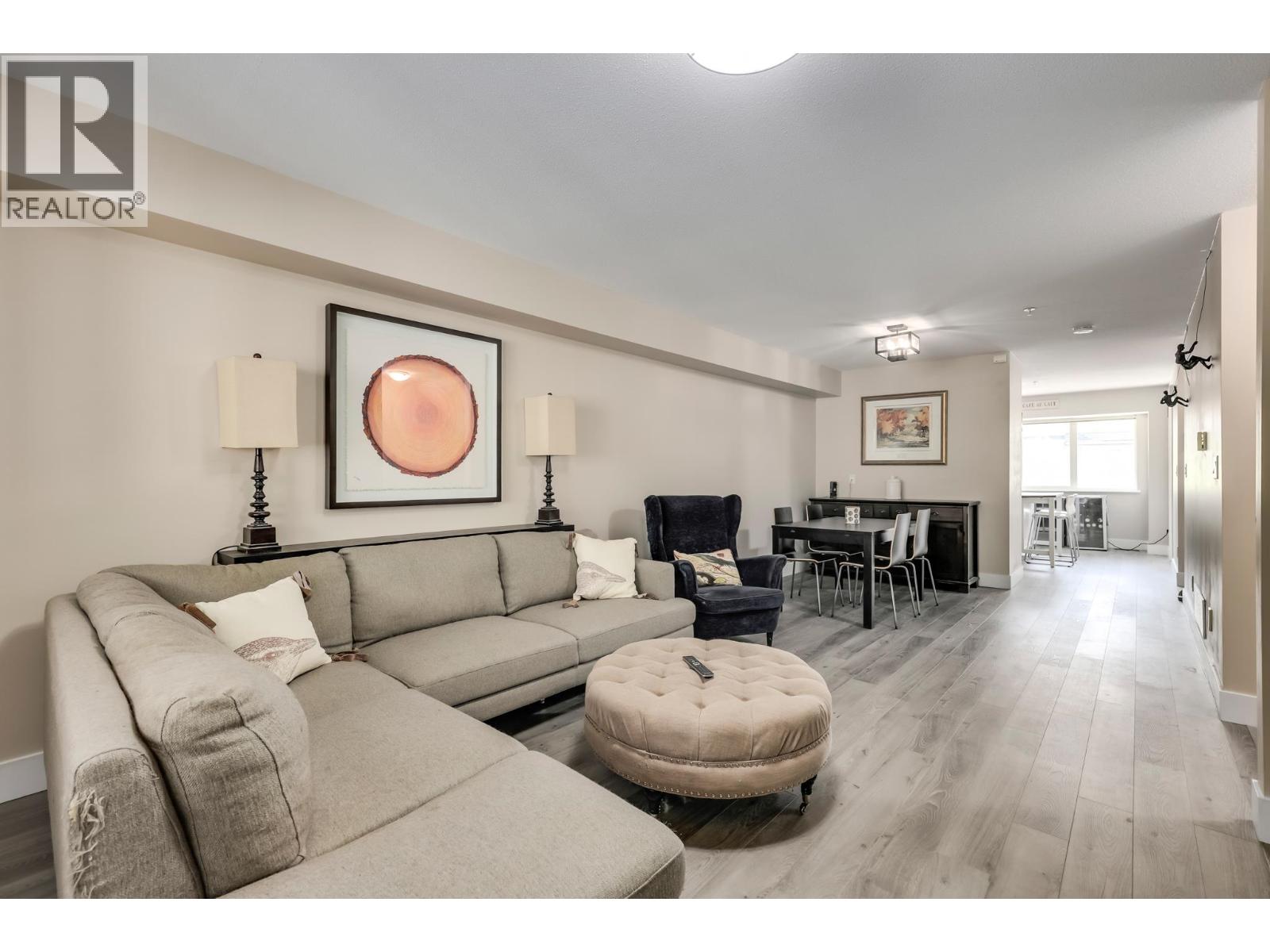 39 1268 RIVERSIDE DRIVE