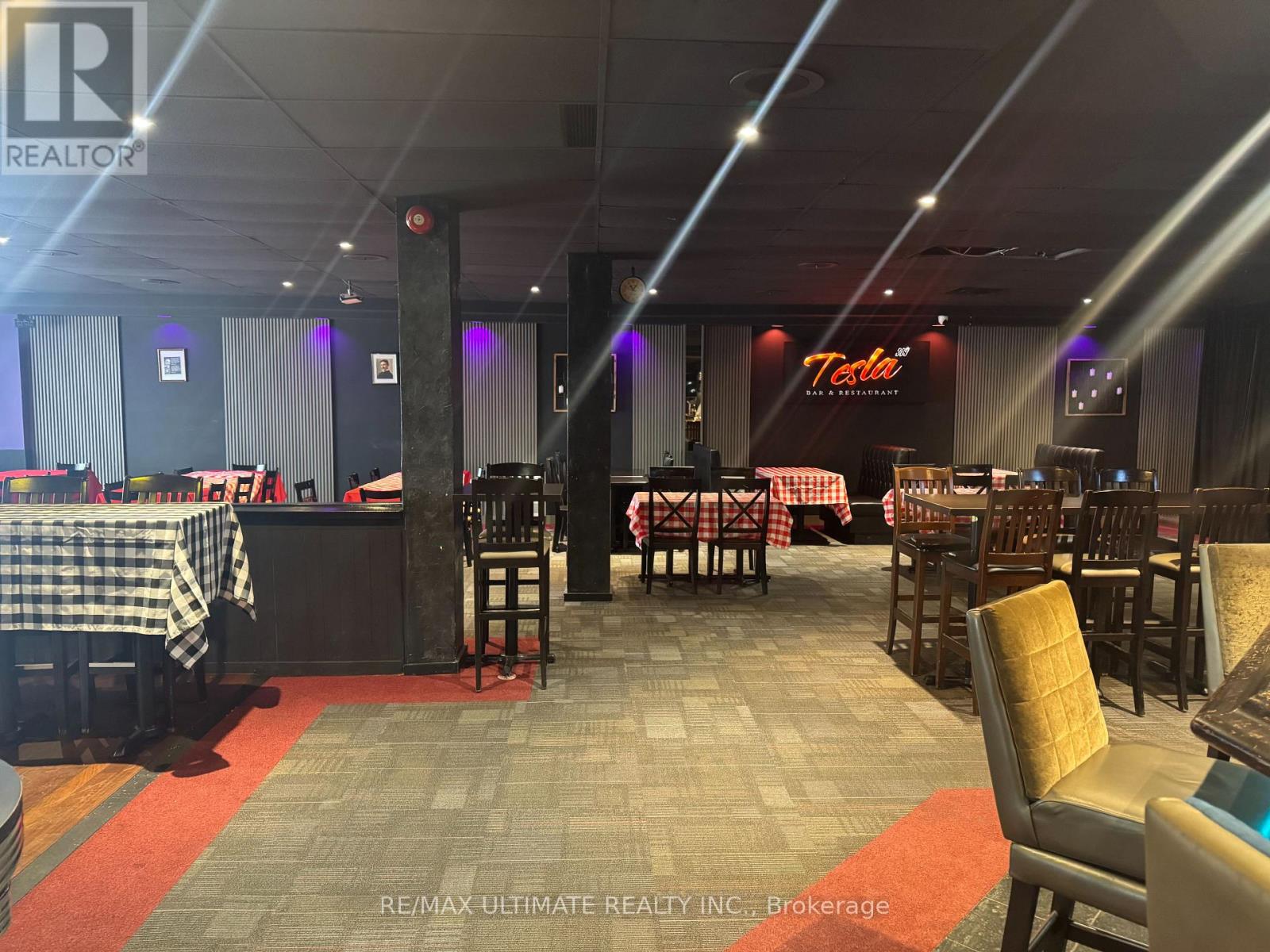 6 - 385 THE WEST MALL