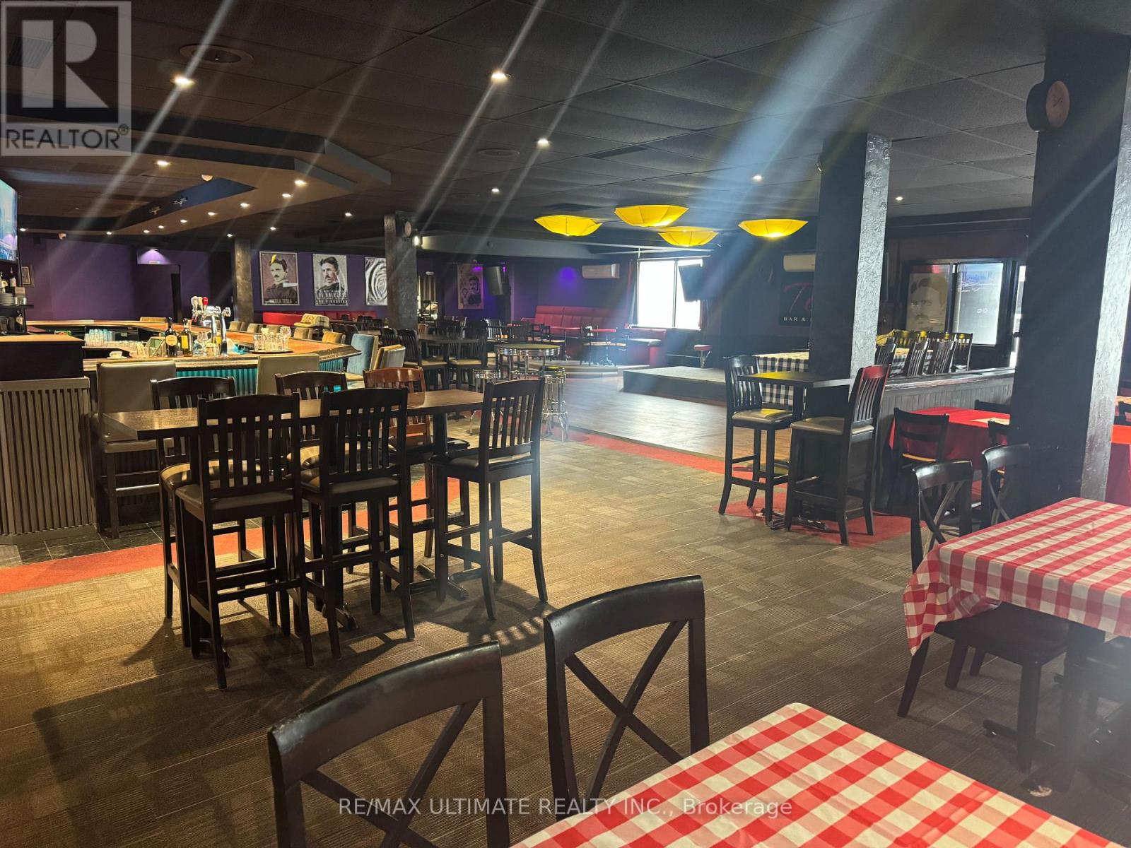 6 - 385 THE WEST MALL