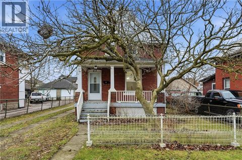 27 ALBERT Street Welland ON L3B4L1