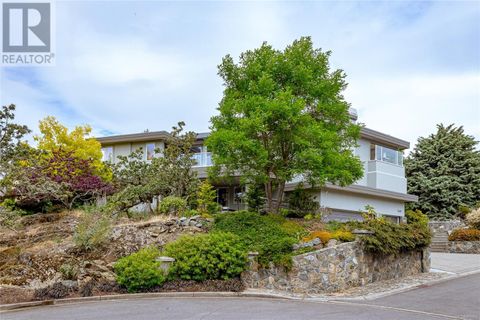3450 Lord Nelson Way Saanich BC V8P5T9