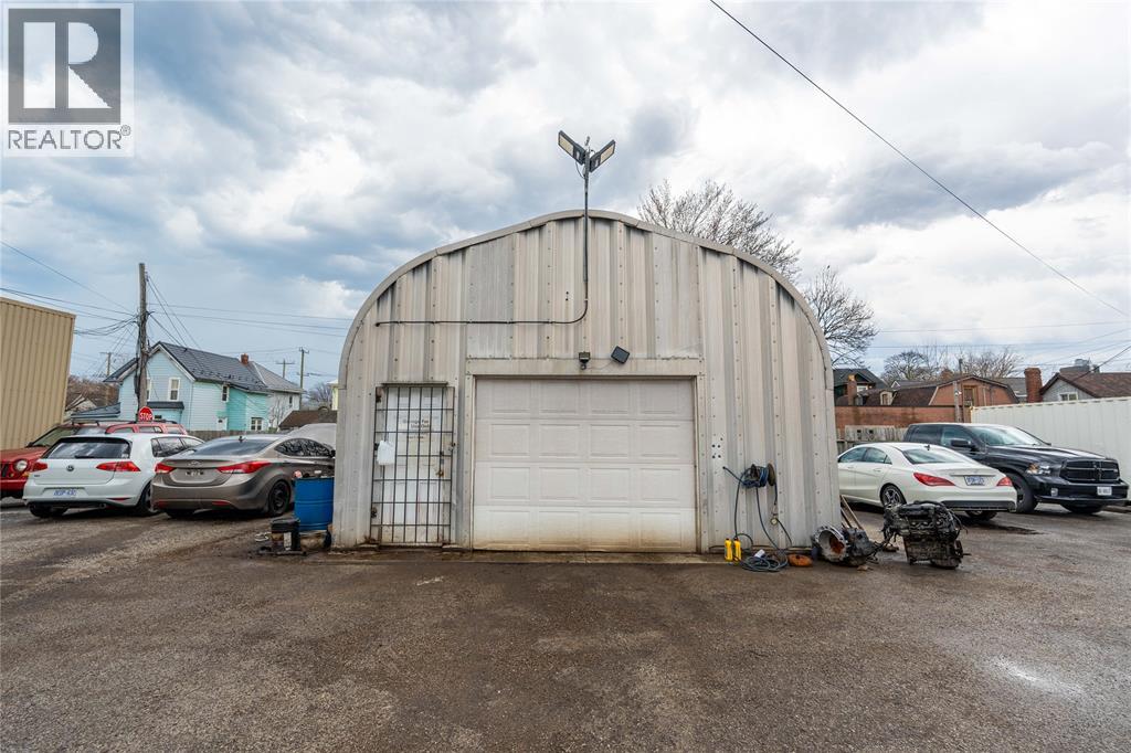 116 Vidal STREET North