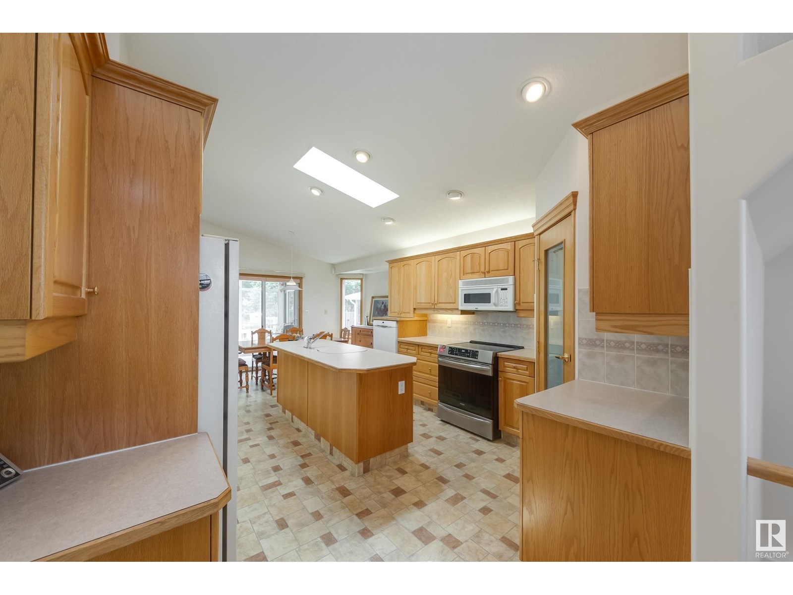 446 DAVENPORT DR