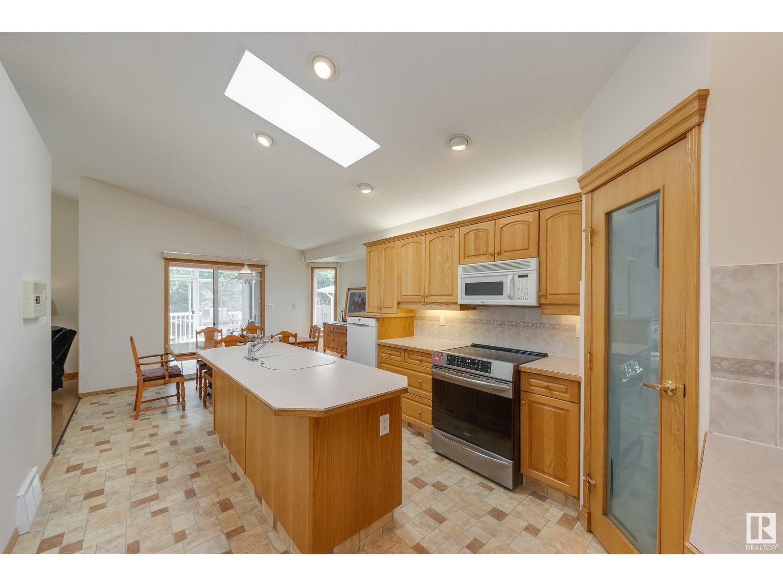 446 DAVENPORT DR