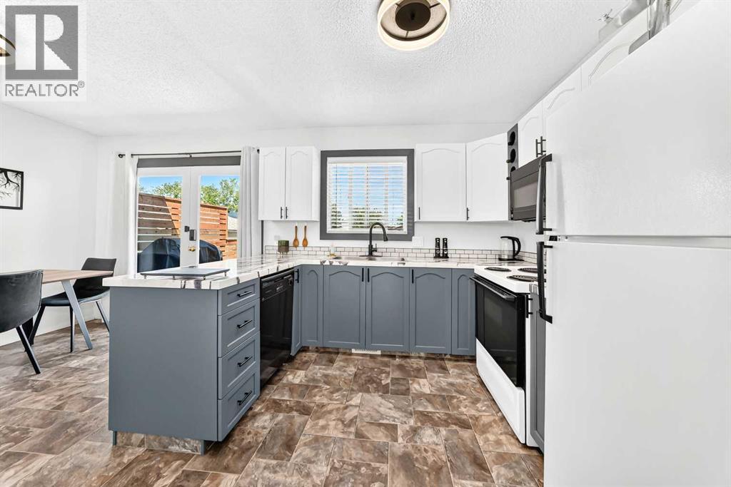 12 Aspen Crescent SE