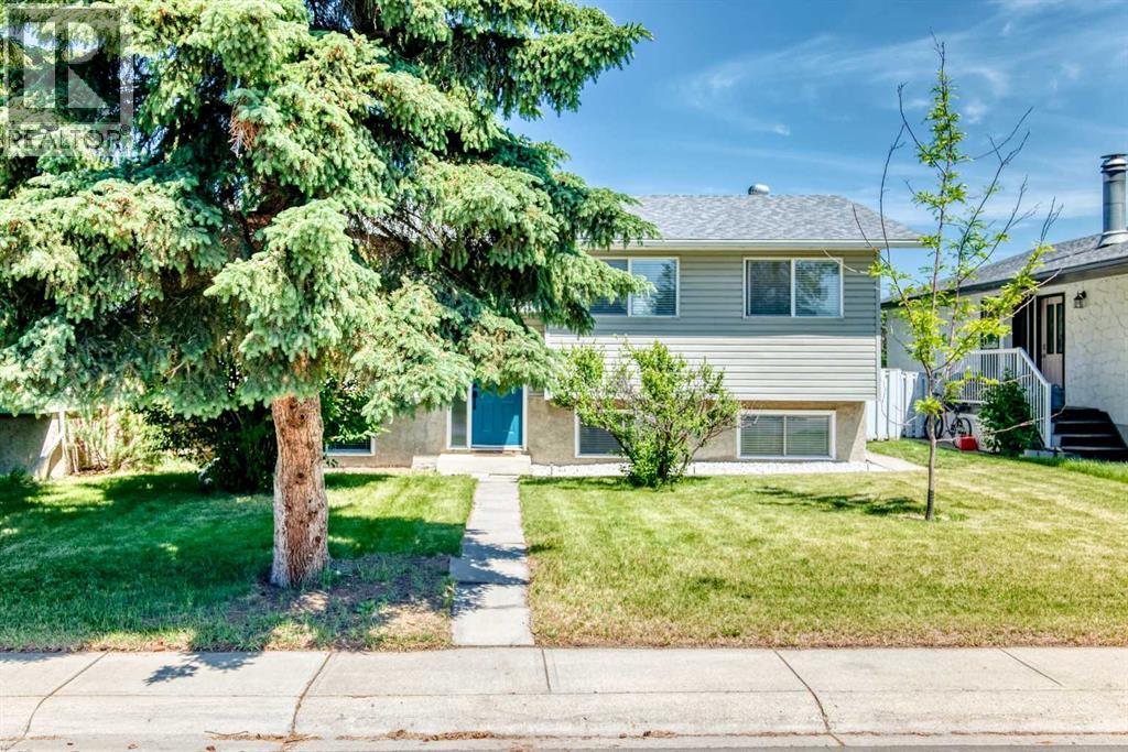 12 Aspen Crescent SE