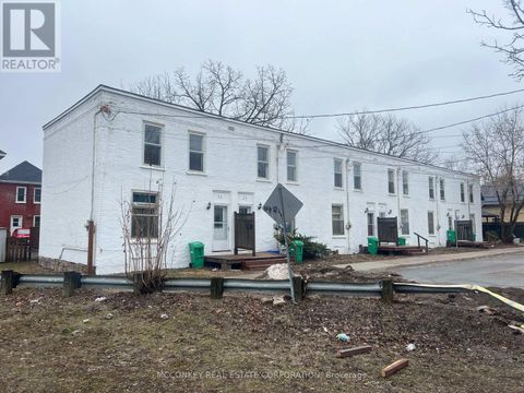 33-43 JACKSON AVENUE Peterborough (Town Ward 3) ON K9J5B8