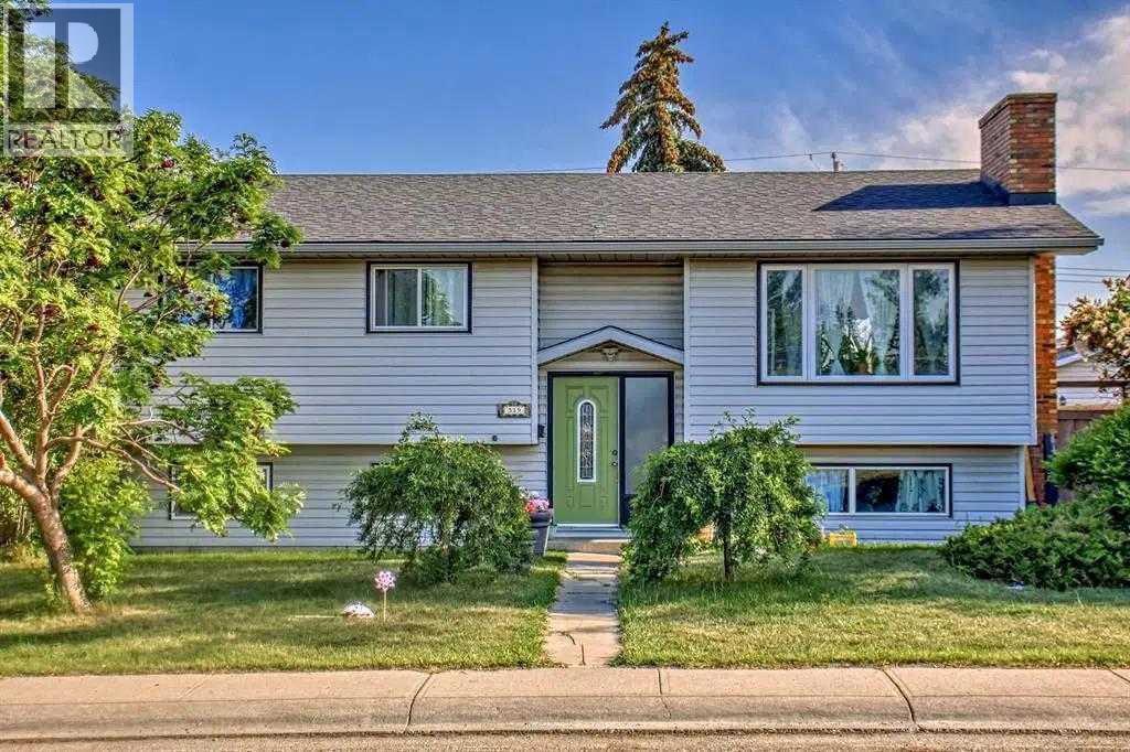 319 Manora Drive NE